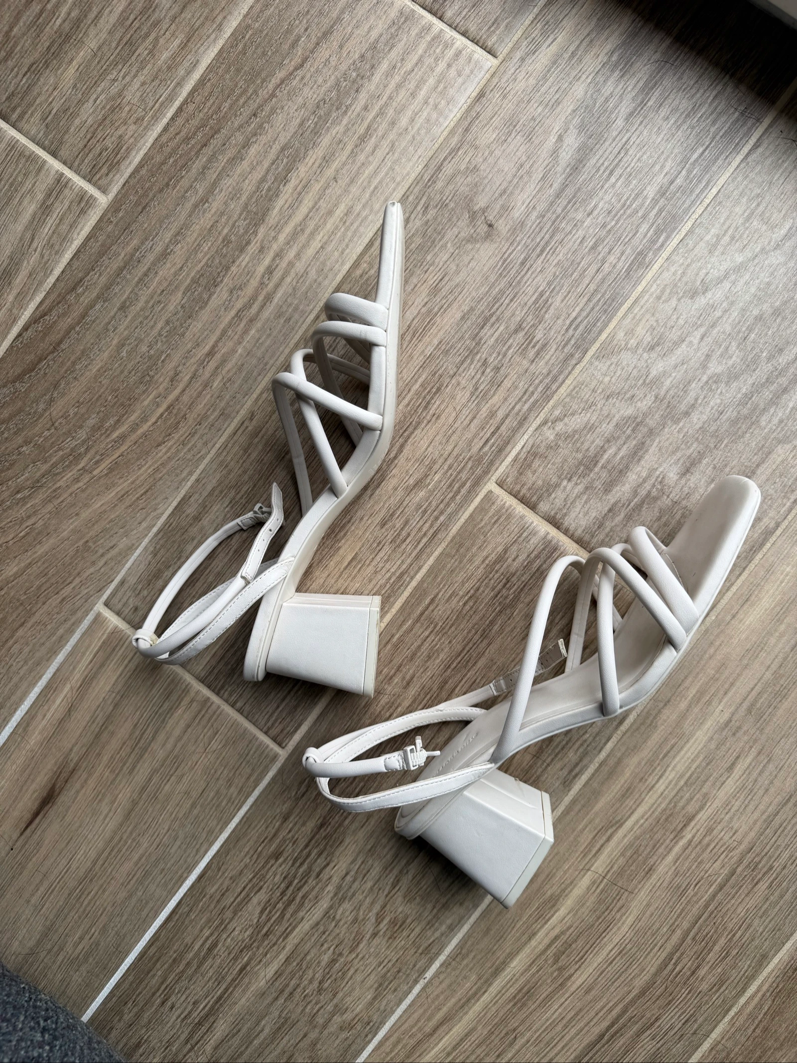 Witte stradivarius sandalen met vierkante hakken – photo 3